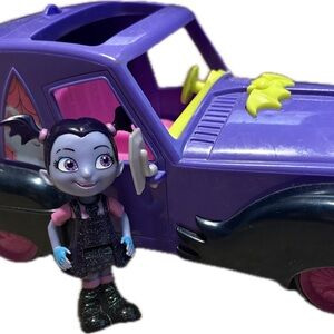 Disney Jr. Vampirina & Musical Car